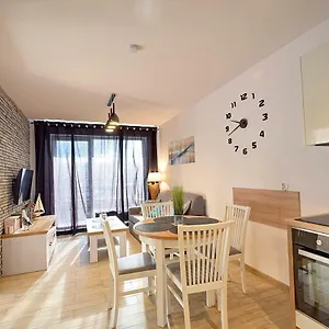 Apartament Apartament Bursztynek Z Prywatnym Miejscem Postojowym, Kołobrzeg